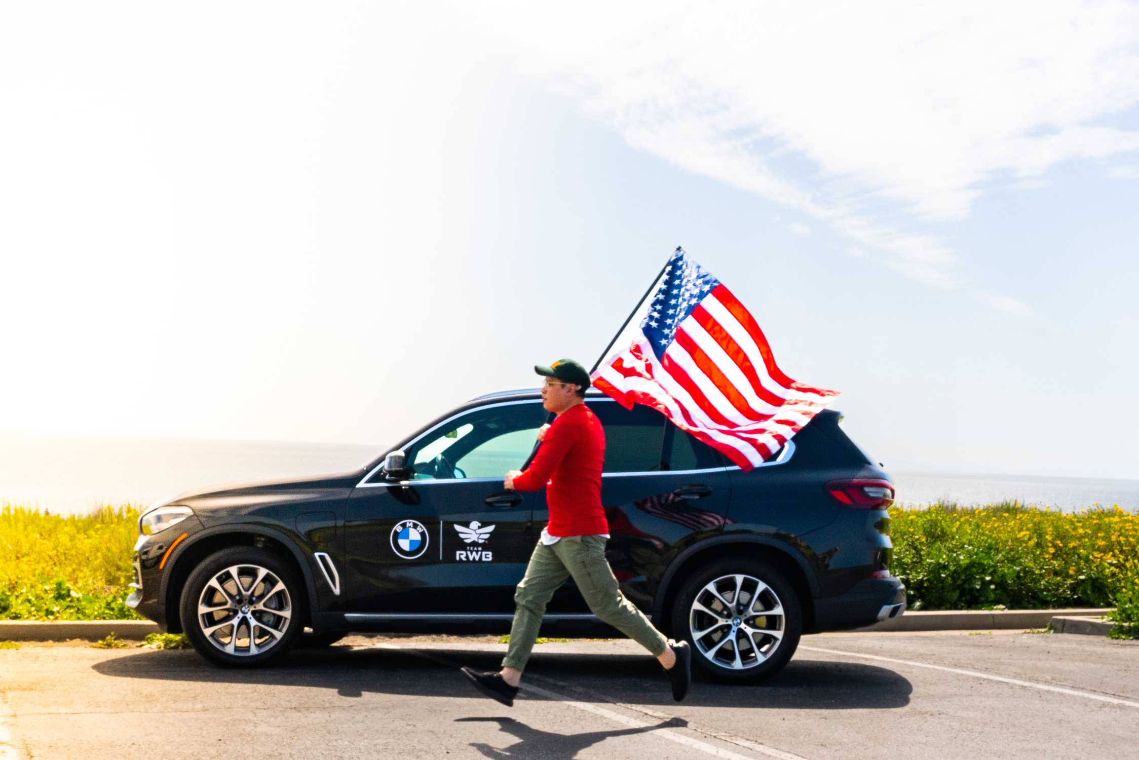 BMW Dealers Support Team Red, White, & Blue as Veterans Move American Flag 1,600 Miles from Philadelphia to Chicago.